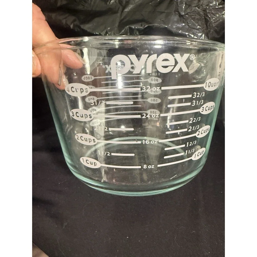 Vintage Pyrex 4-Cup / 1-Quart Glass Measuring Cup – Red Markings (Made in USA)